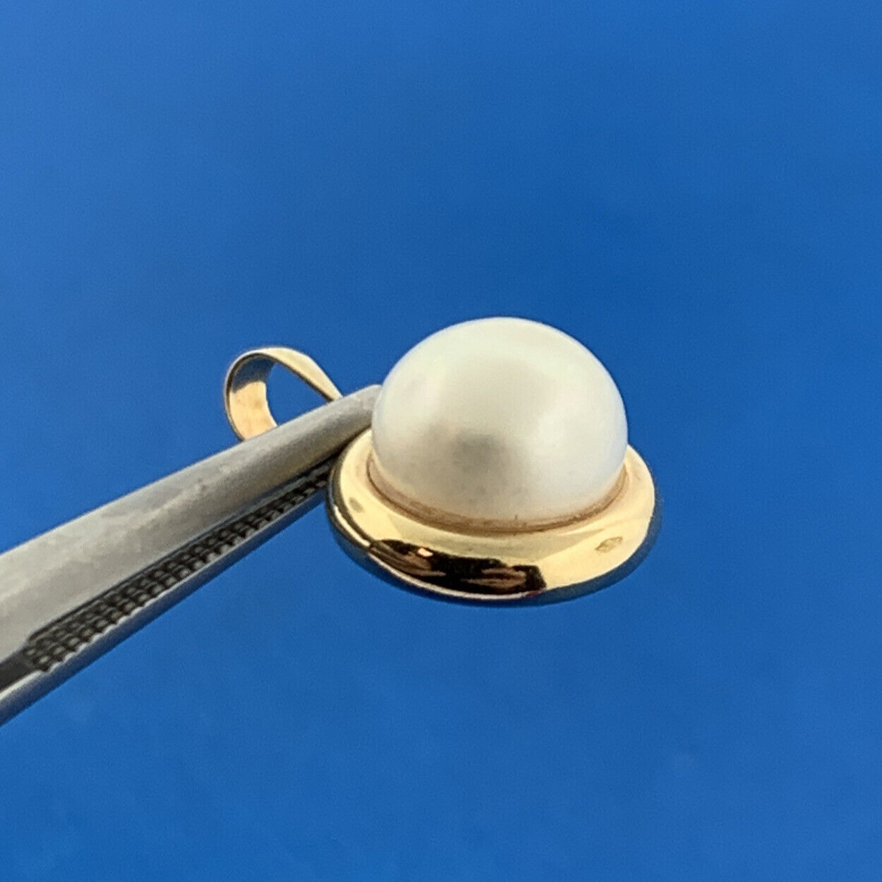 Designer DIL 14K Yellow Gold Pearl Solitaire June Anniversary Circle Pendant