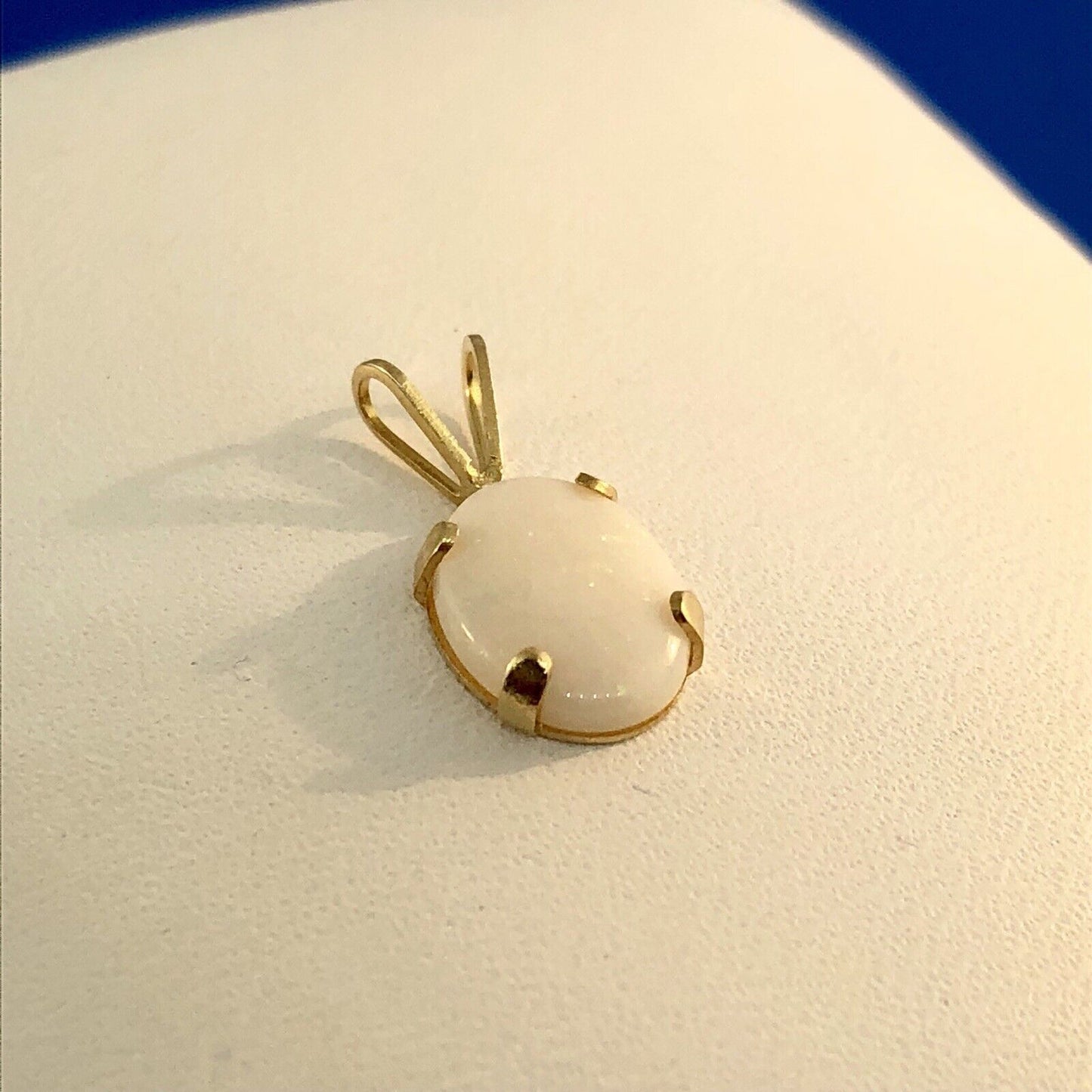 Vintage 14K Yellow Gold Oval Opal Solitaire October Anniversary Pendant