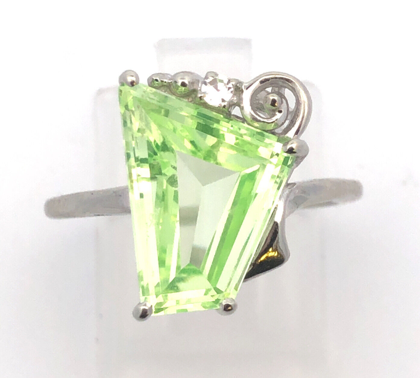 Vintage 14K White Gold Trapezoid Green Citrine White Amethyst Modernist Ring