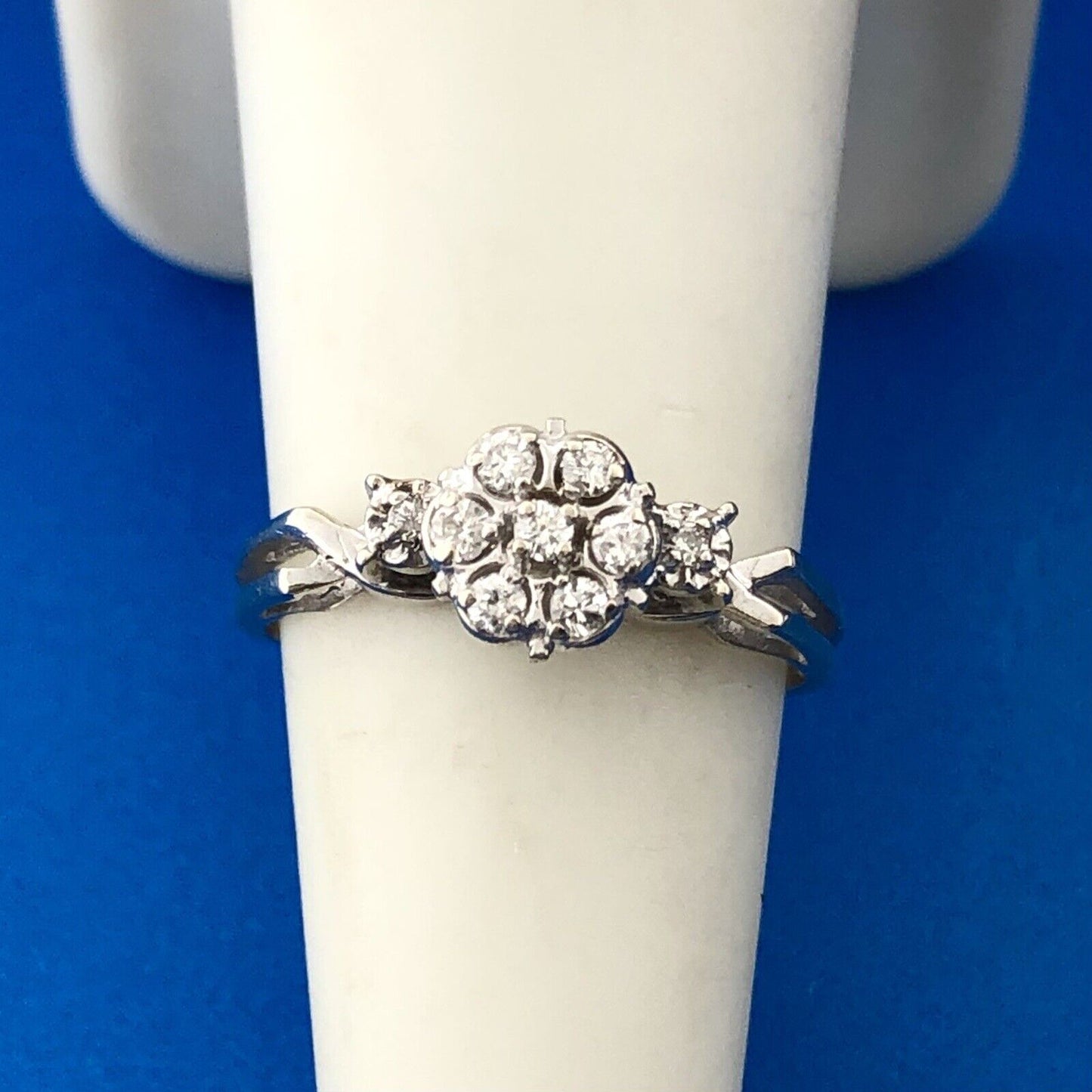 Charming 14K White Gold Diamond Floral Cluster Sweetheart Promise Bridal Ring