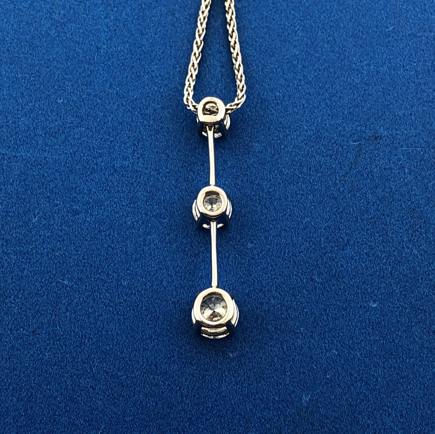 Designer Roberto Coin 18k White Gold Round Cut 3 Diamond Vertical 18" Necklace