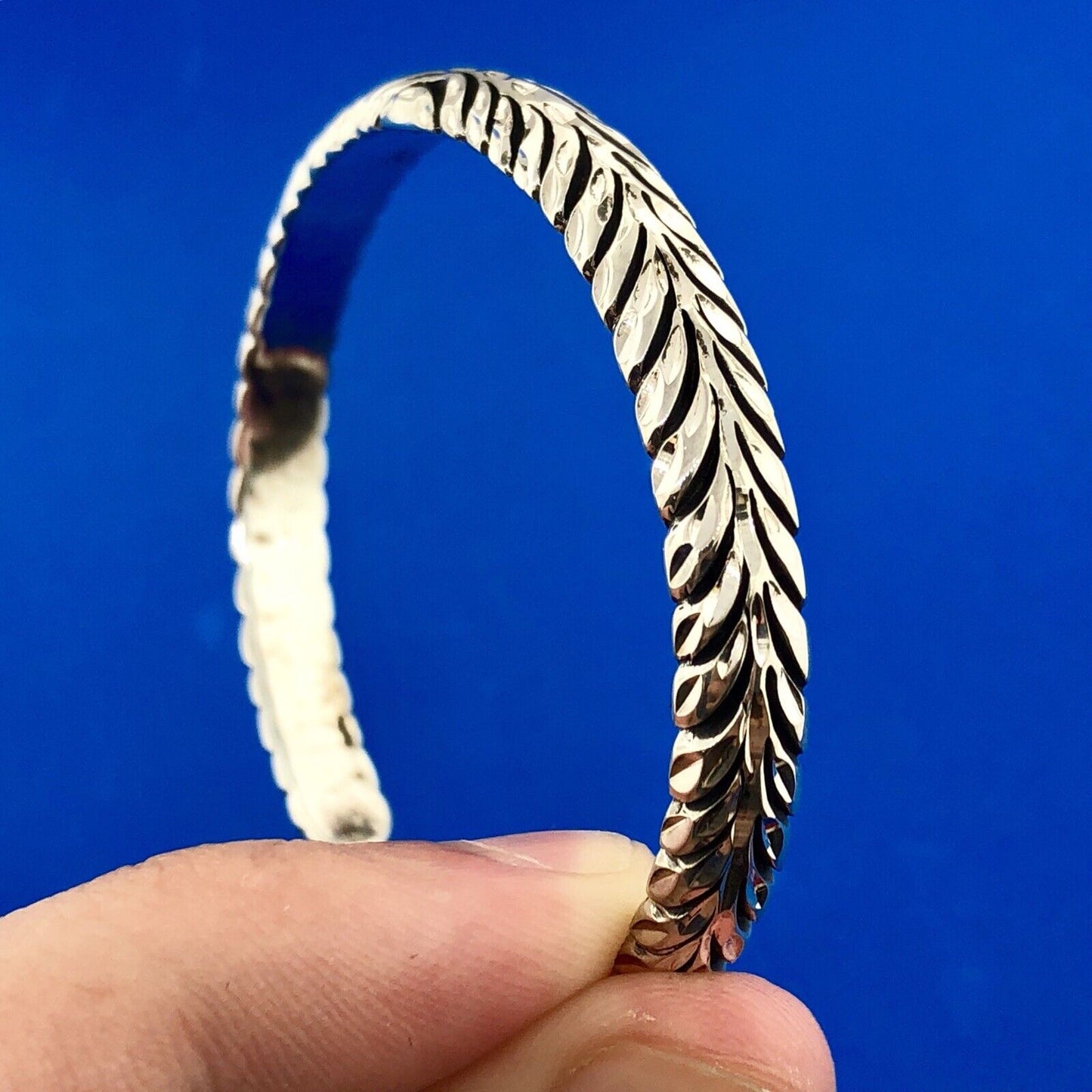Native American Marked 925 Sterling Silver Diamond Etched Feather Cuff Bracelet