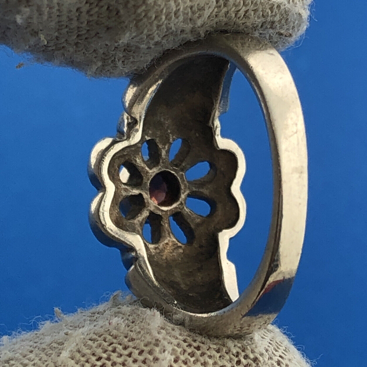 Estate 925 Sterling Silver Garnet Marcasite Flower January Birthstone Ring