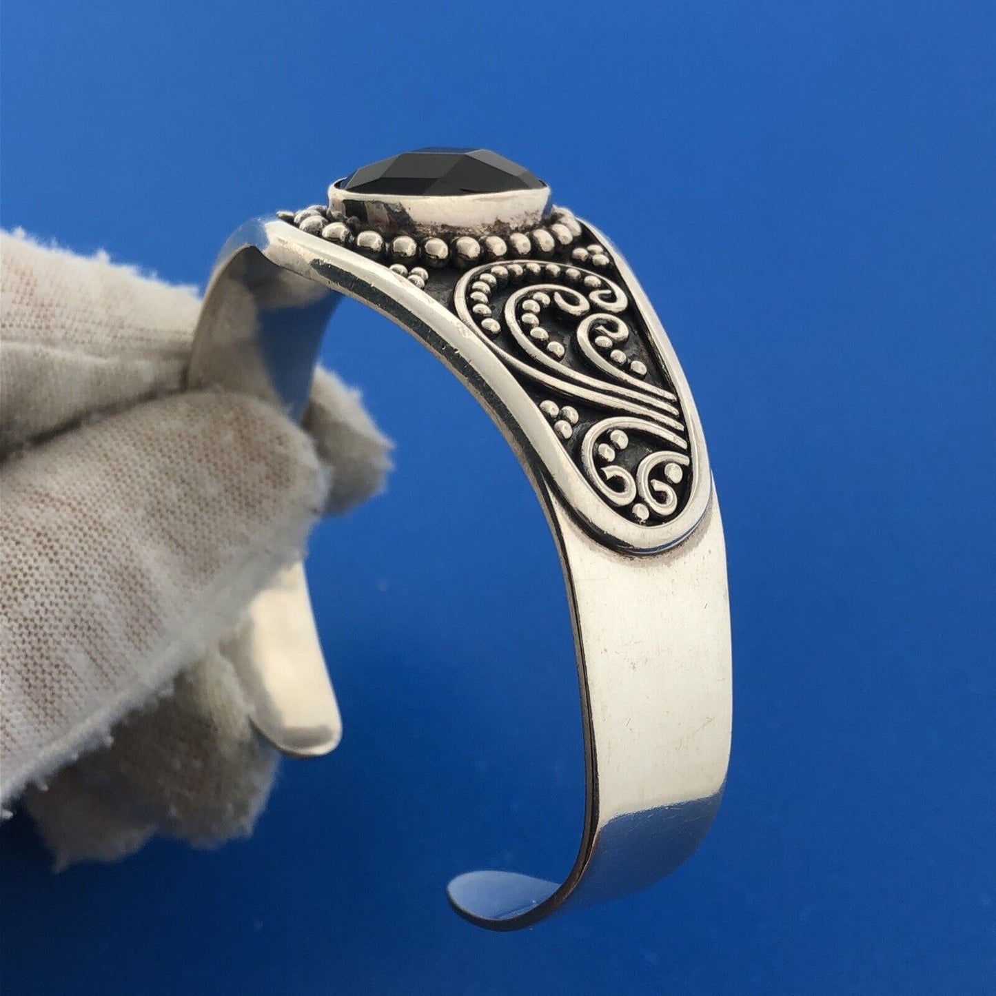 BA Suarti 925 Sterling Silver Faceted Black Onyx Balinese Tapered Cuff Bracelet