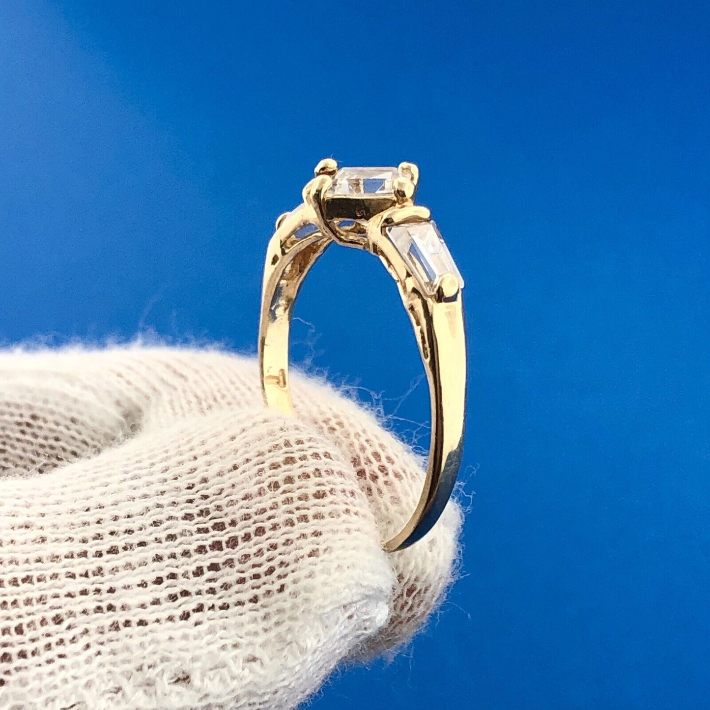 Gorgeous 14k Yellow Gold Princess Baguette Tapered Cut Sparkling CZ Ring Size 7