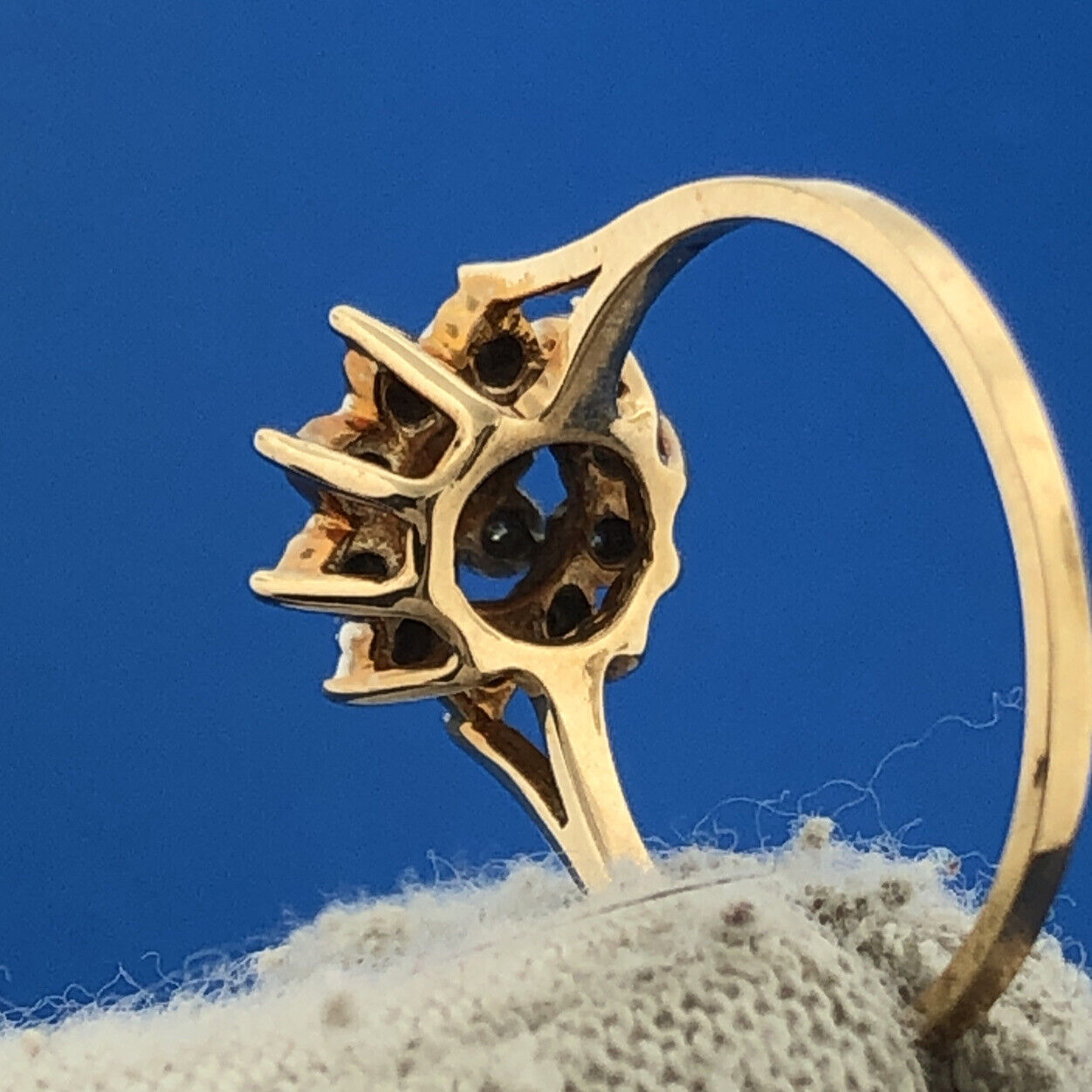 Gorgeous 10k Yellow Gold Round Cut Diamond Pointed Star Dome Ring Size 6.75