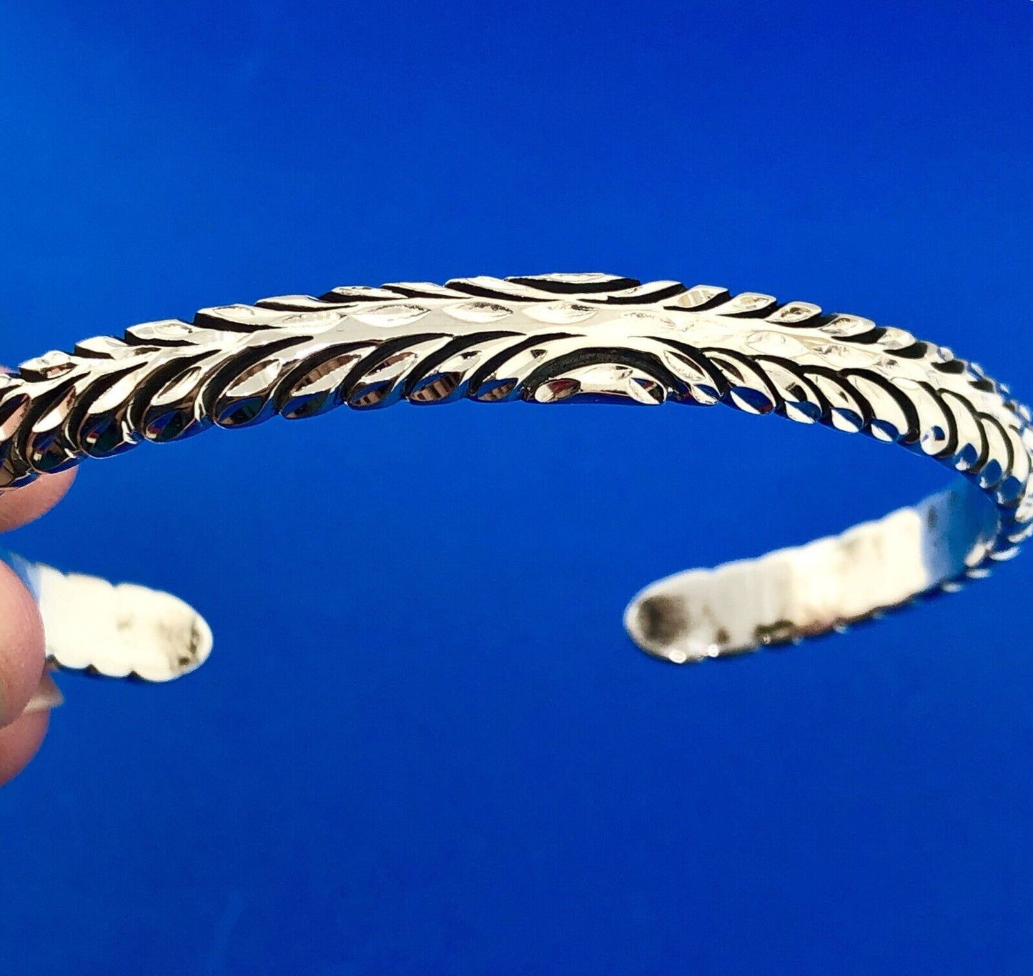 Native American Marked 925 Sterling Silver Diamond Etched Feather Cuff Bracelet