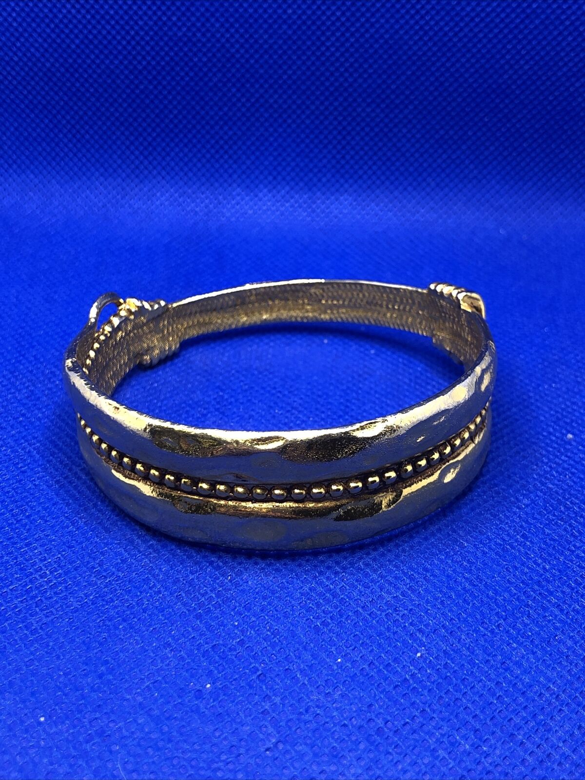 Vintage Runway Ready Gold Tone Textured Cuff Bracelet Clip-On Earrings 3 Pc Set
