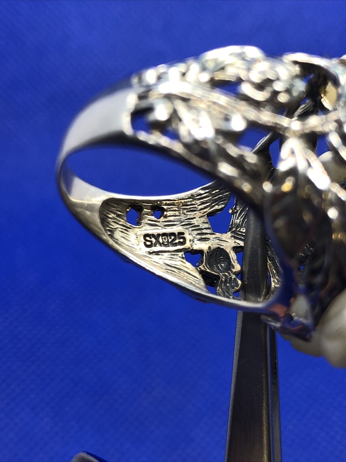 Designer SX 925 Sterling Silver Carved White Resin Rose Bouquet Cocktail Ring