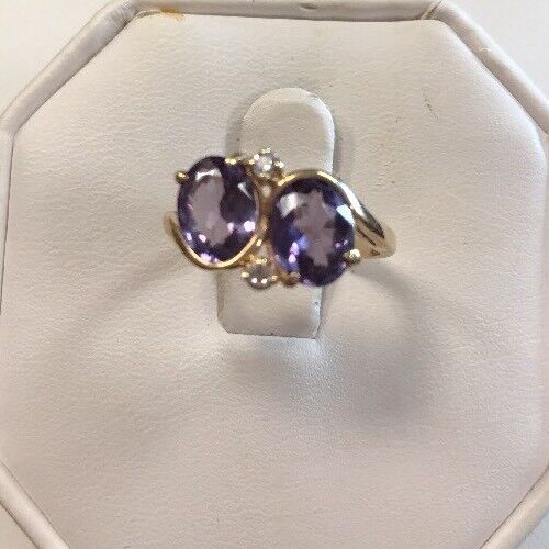 Vintage 10K Yellow Gold Oval Amethyst Diamond Accent Cocktail Ring Size 6