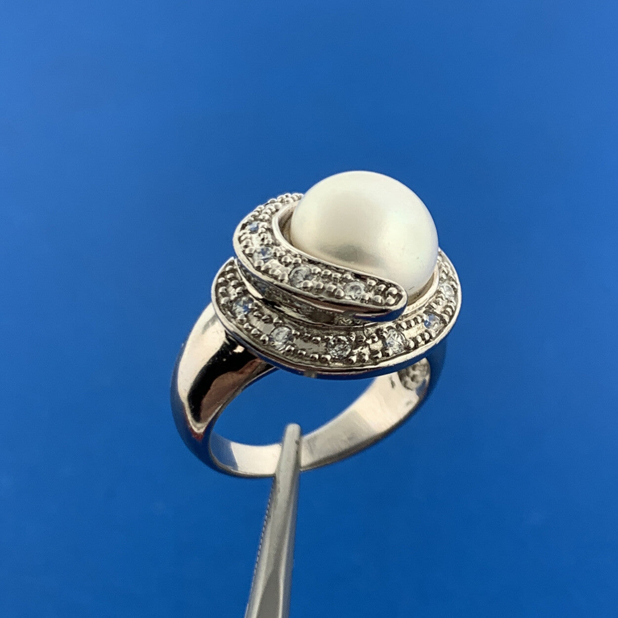 925 Sterling Silver Pearl Solitaire Diamond Accented Statement Ring