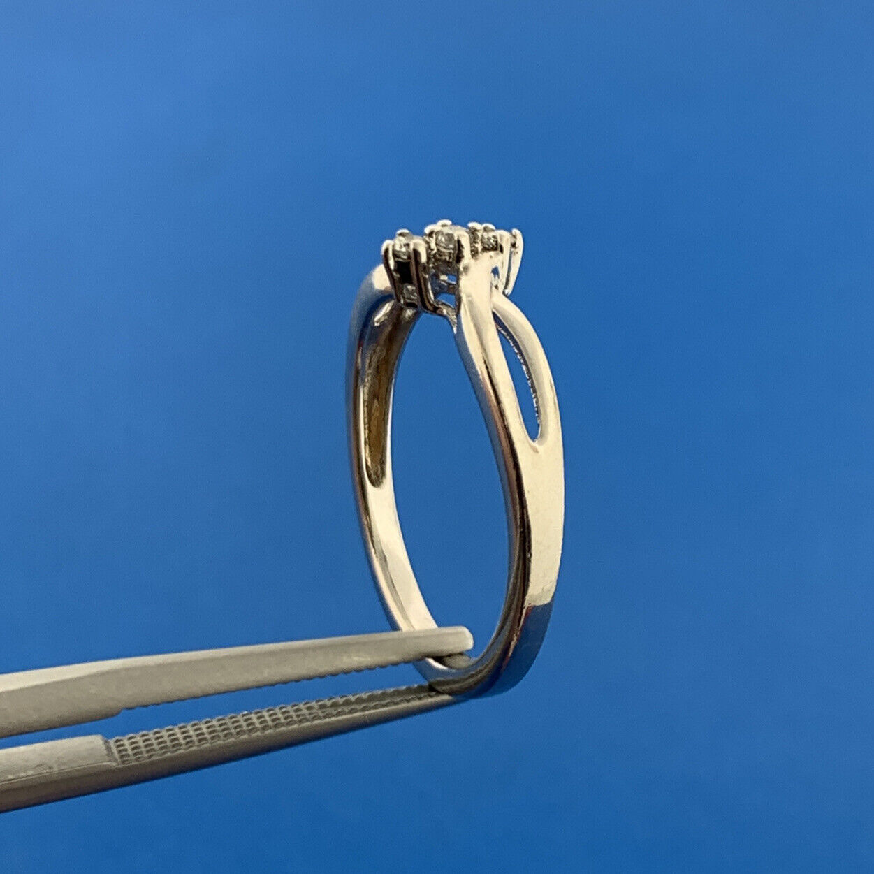 Designer 925 Sterling Silver Diamond Modernist Twist Promise Engagement Ring