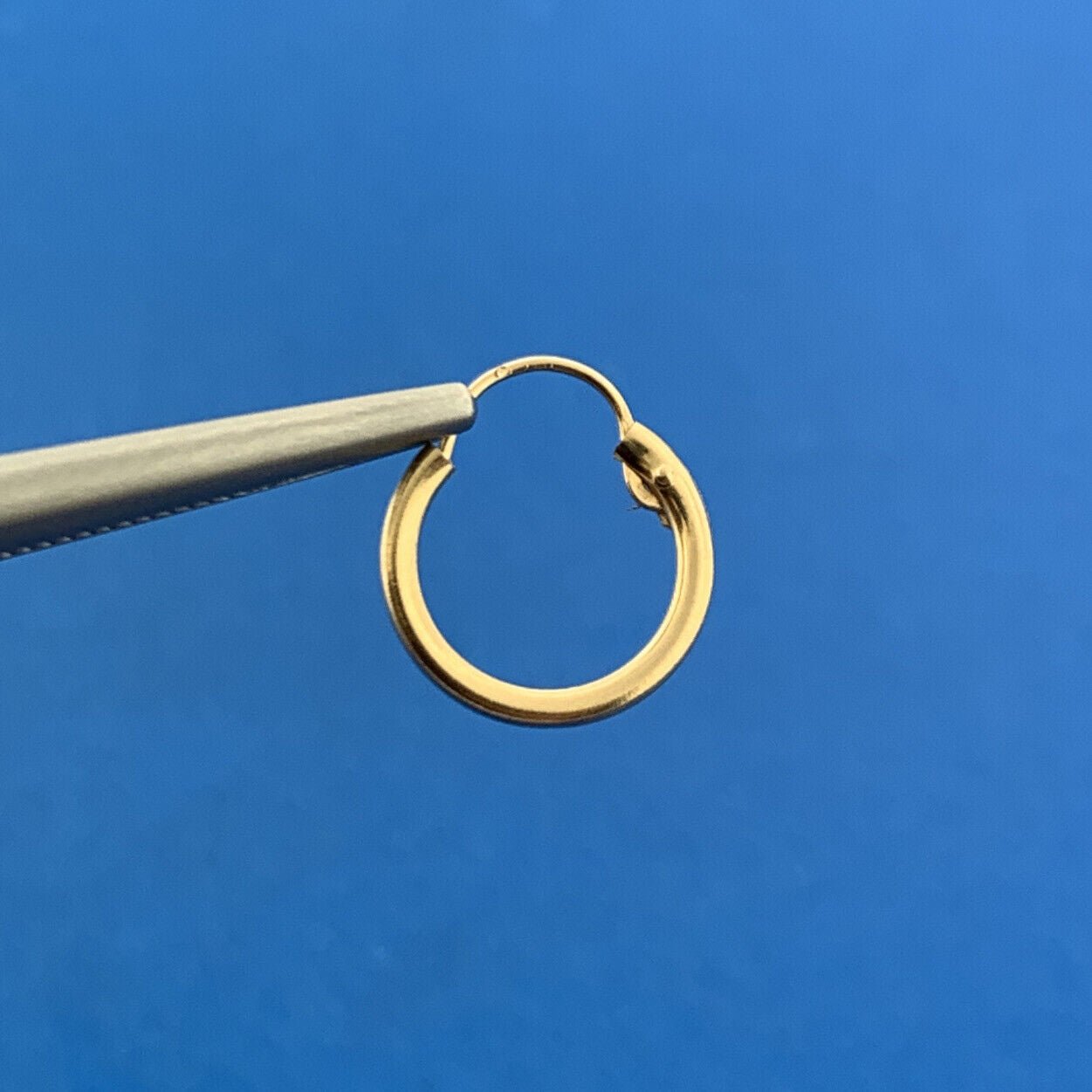 Chic 14K Yellow Gold Polished Huggy Huggie Hoop Earrings