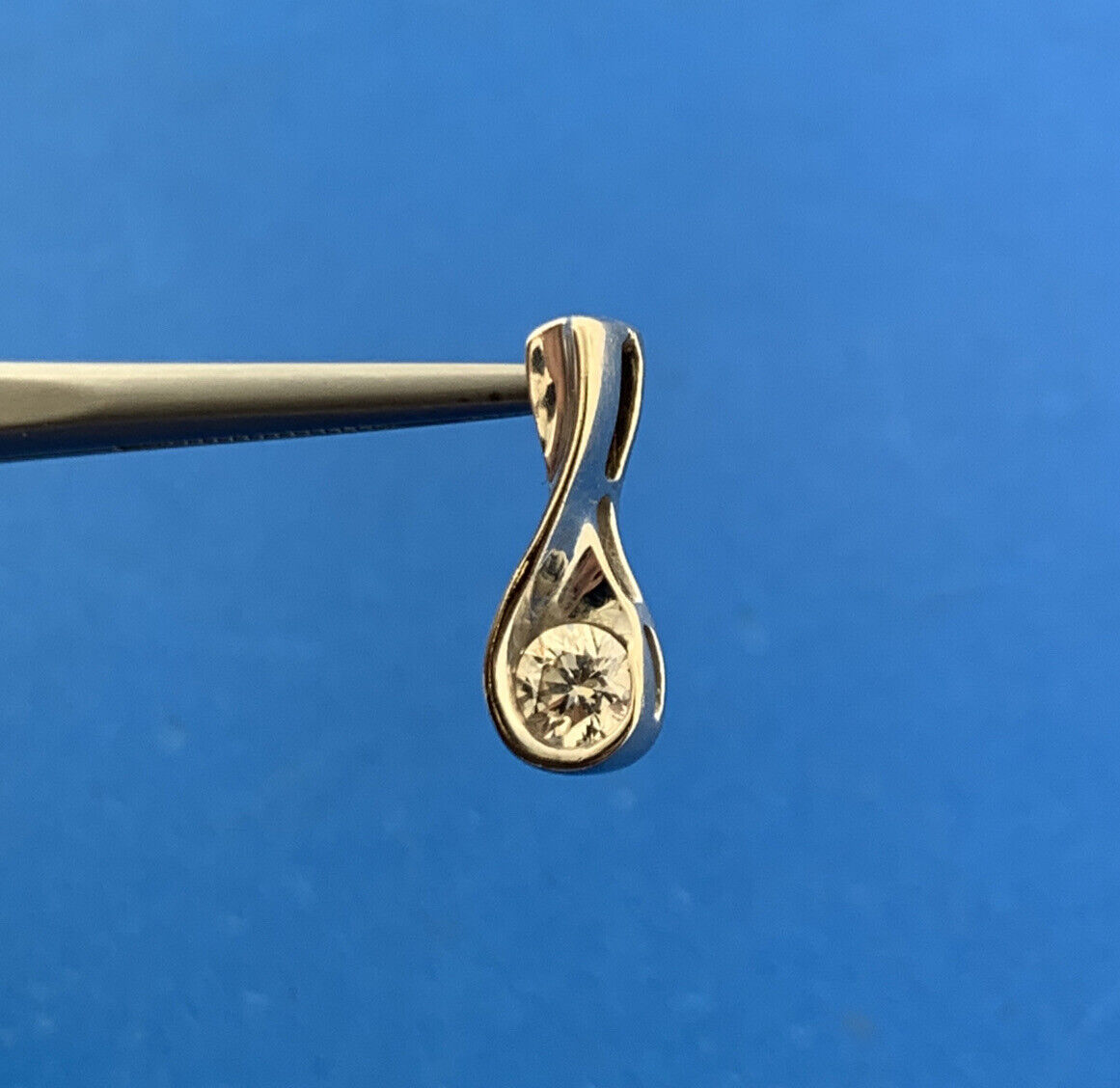 Designer 14K White Gold Diamond Solitaire Infinity Eternity Anniversary Pendant