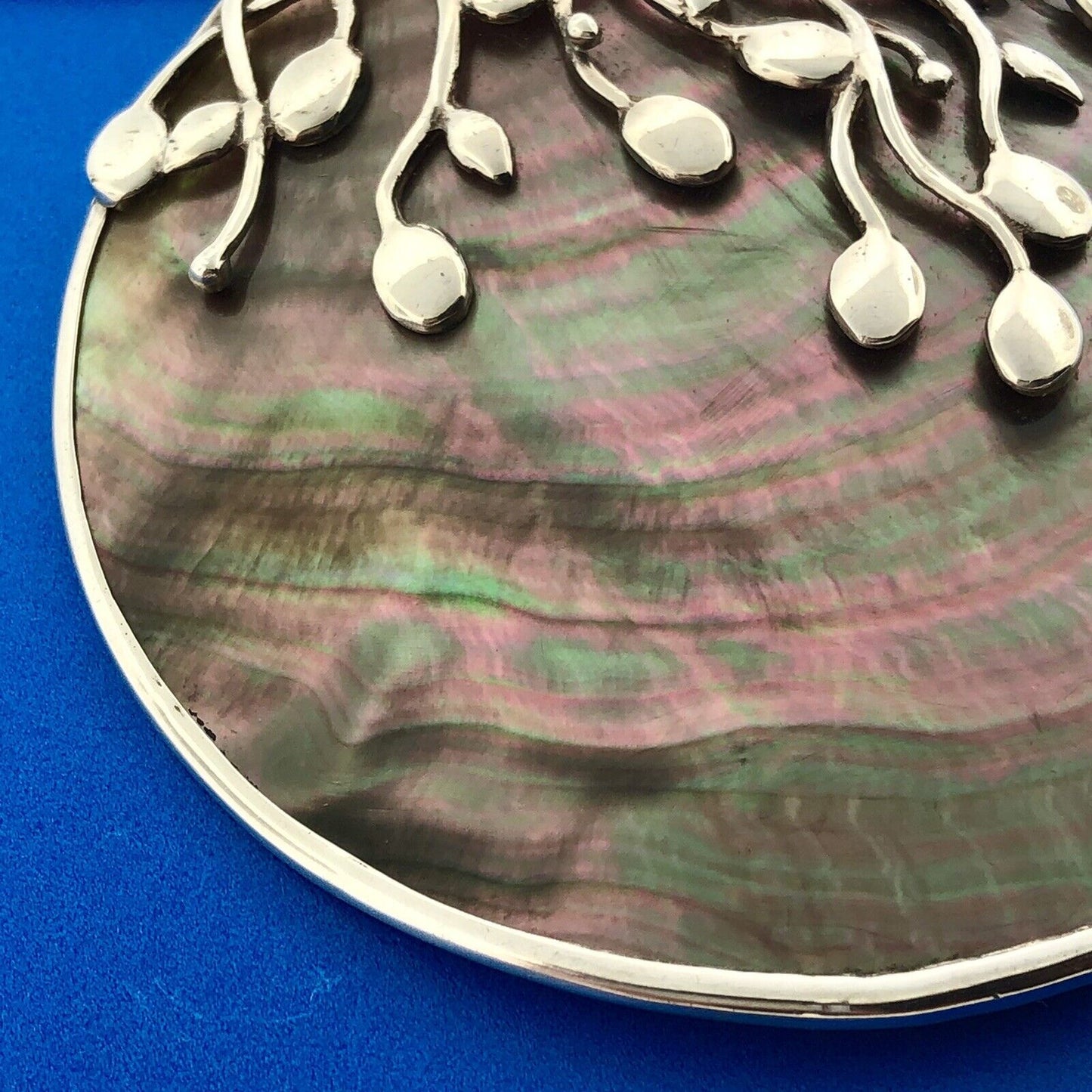 Designer Viktoria Hayman Sterling Silver 925 Round Mother of Pearl 18" Necklace