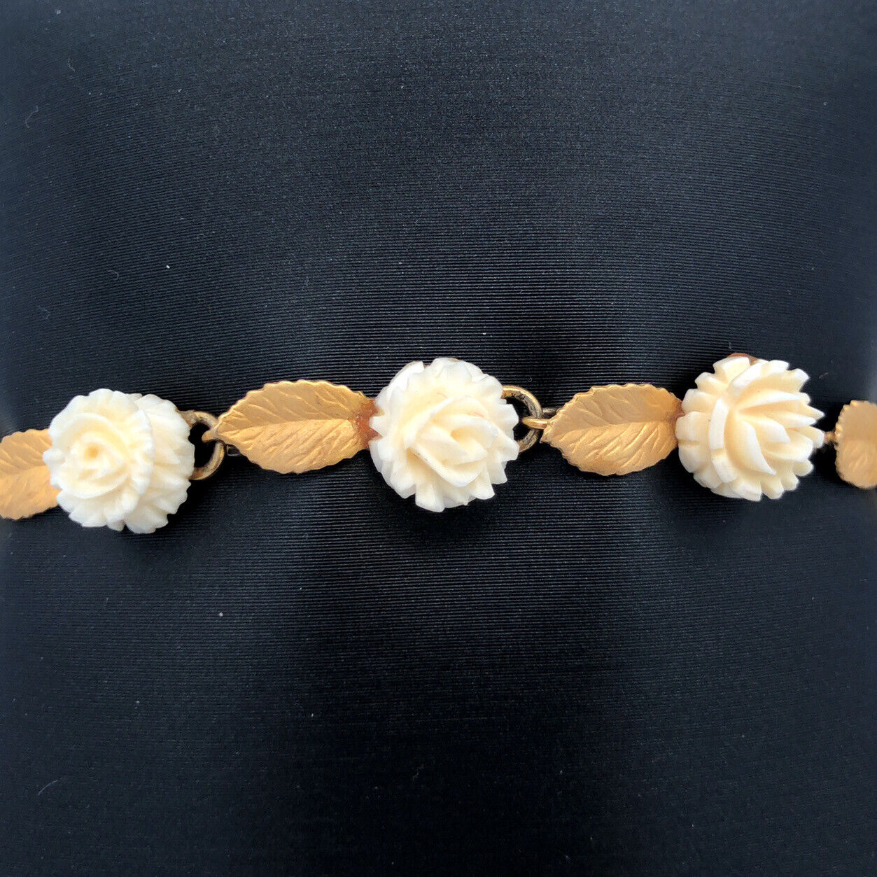Exquisite Designer Vintage 14K Burnished Gold Floral Leaf Panel Tennis Bracelet