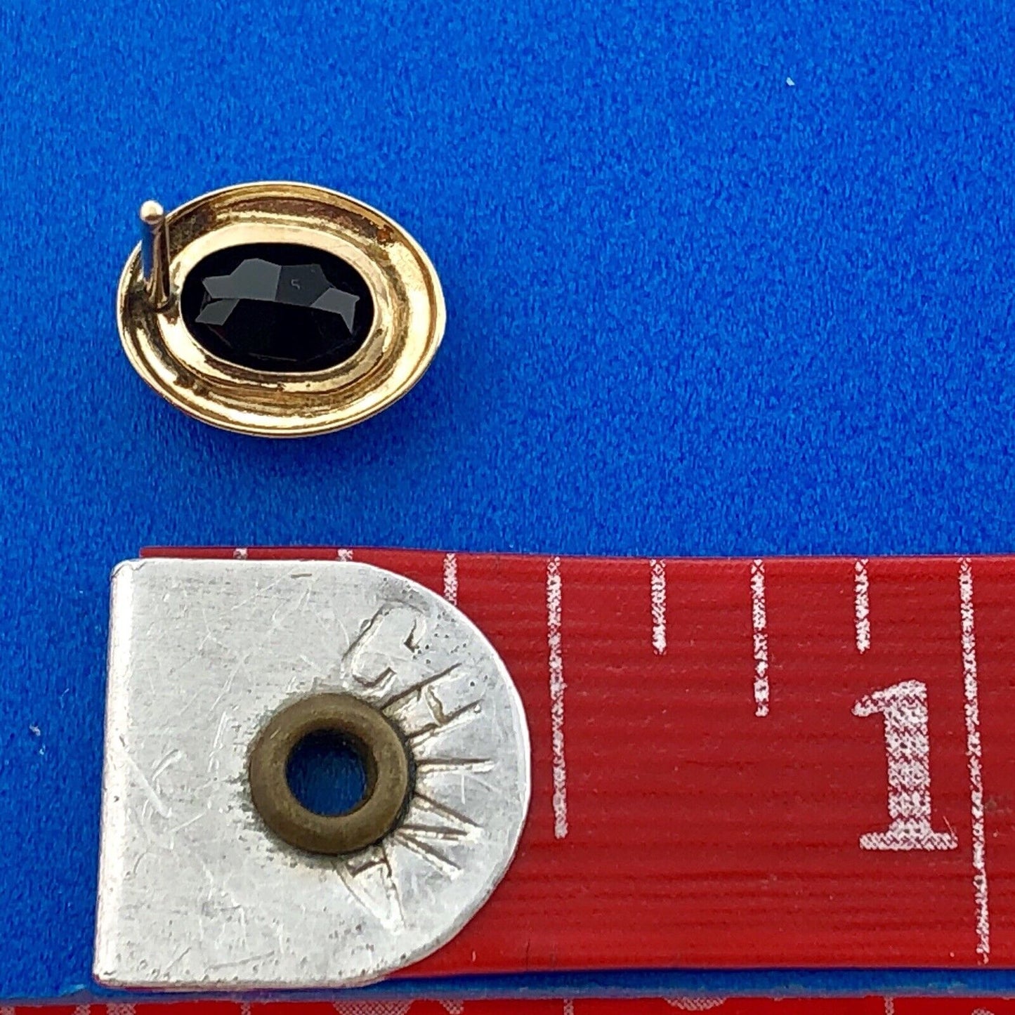 Estate 10K Yellow Gold Oval Garnet January Anniversary Occasion Stud Earrings