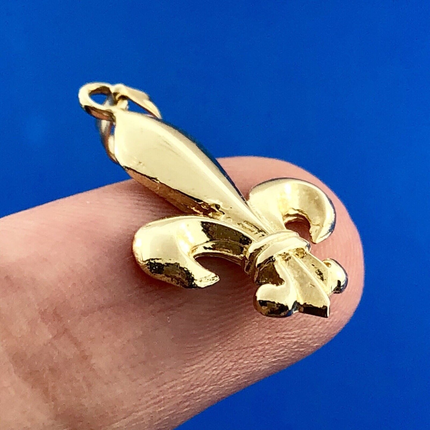 Classic 14K Yellow Gold Fleur De Lis New Orleans Louisiana Geaux Saints Pendant
