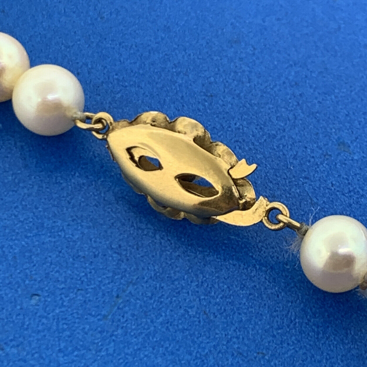 Vintage 14K Yellow Gold Hand Knotted Ivory Pearl Necklace