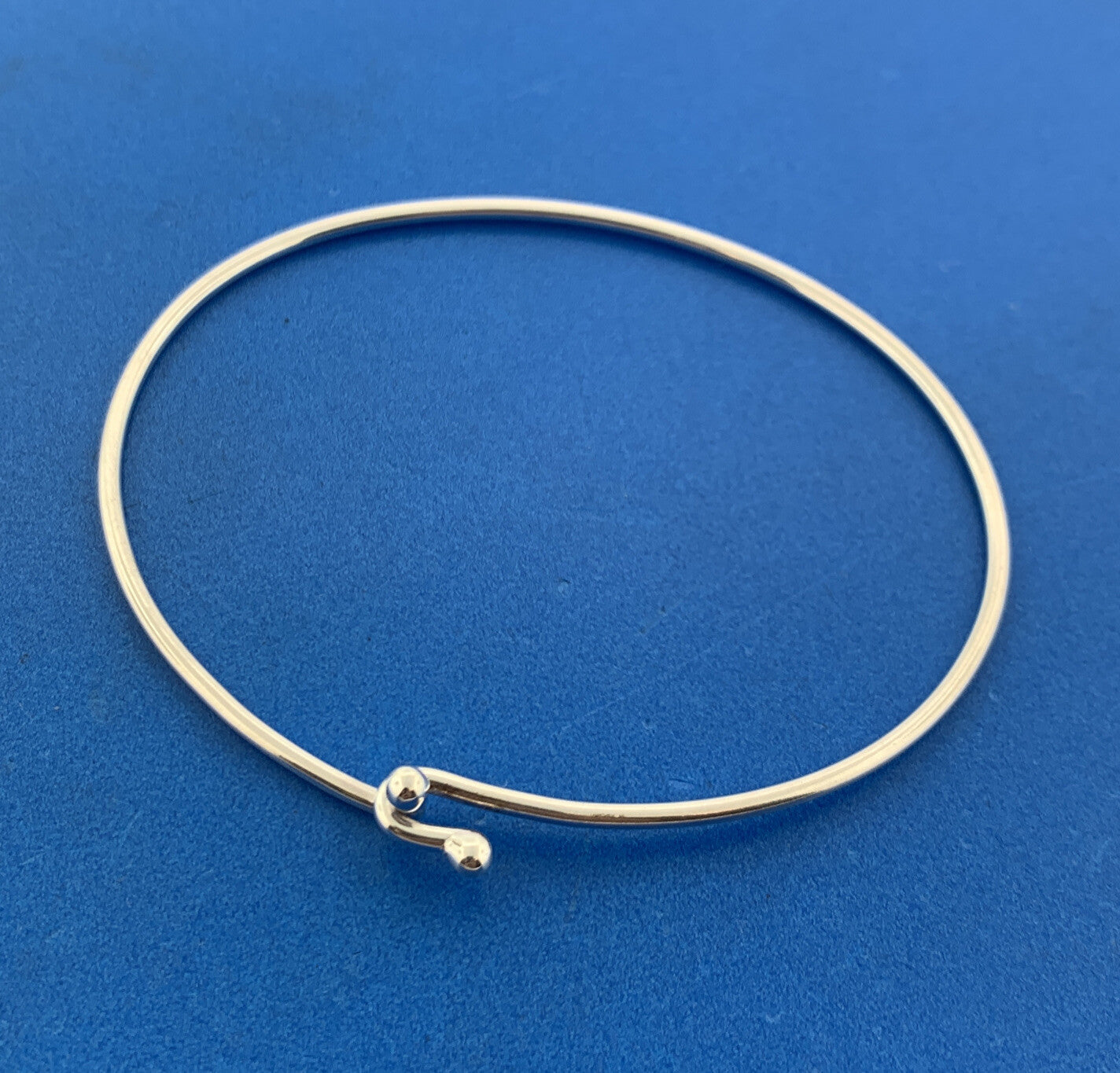 James Avery 925 Sterling Silver Polished Hook And Eye Bangle Charm Bracelet