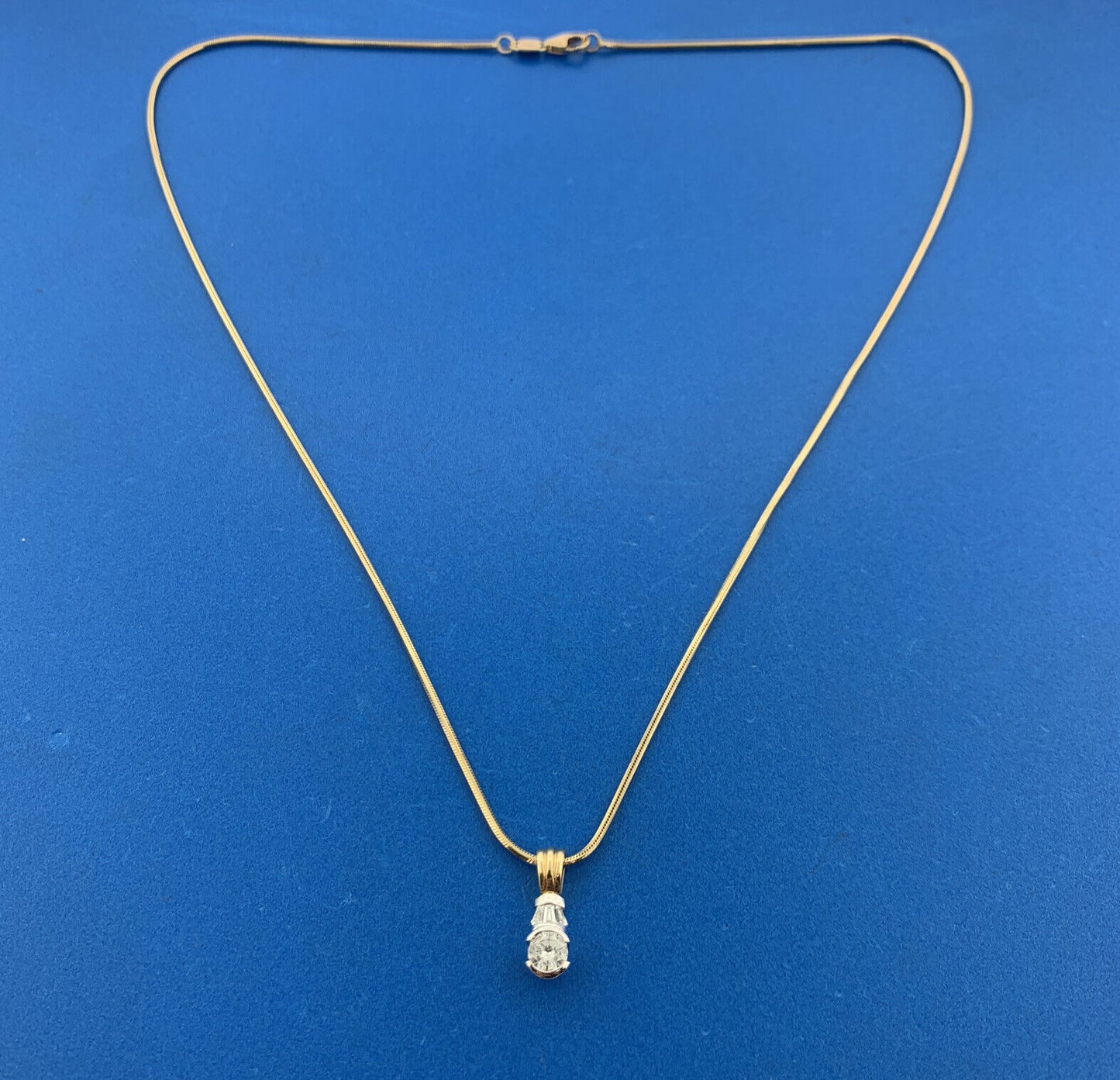 Gorgeous 14k Yellow Gold Round Cut Diamond Baguette Accent 18" Chain Necklace