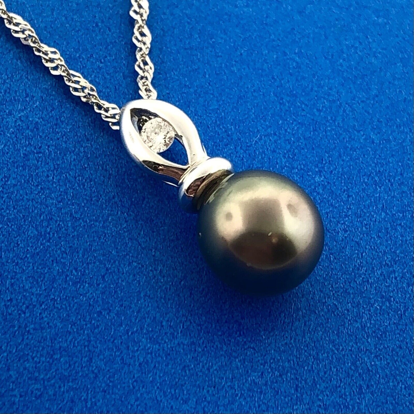 14k White Gold Tahitian Pearl Pendant Necklace with Diamond Accent