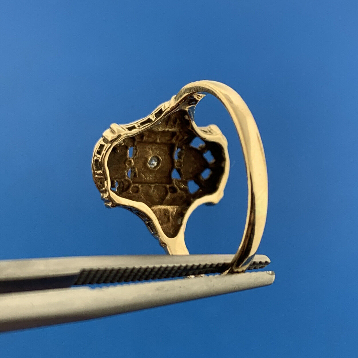 Gorgeous 14k Yellow Gold Round Cut Diamond Small Heart Filigree Ring Size 5.5