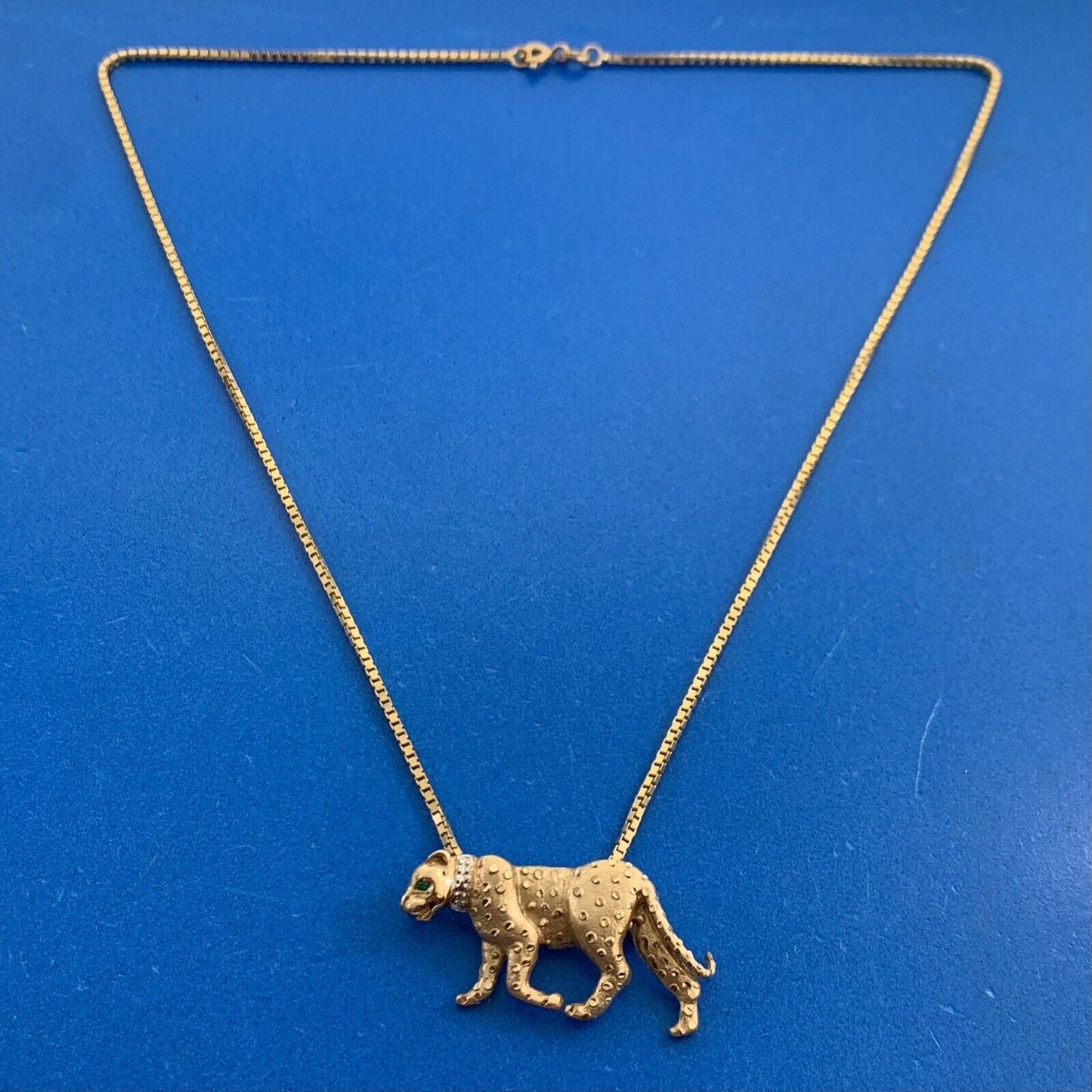 Custom 14K Yellow Gold Emerald Eye Spotted Leopard Pendant Necklace