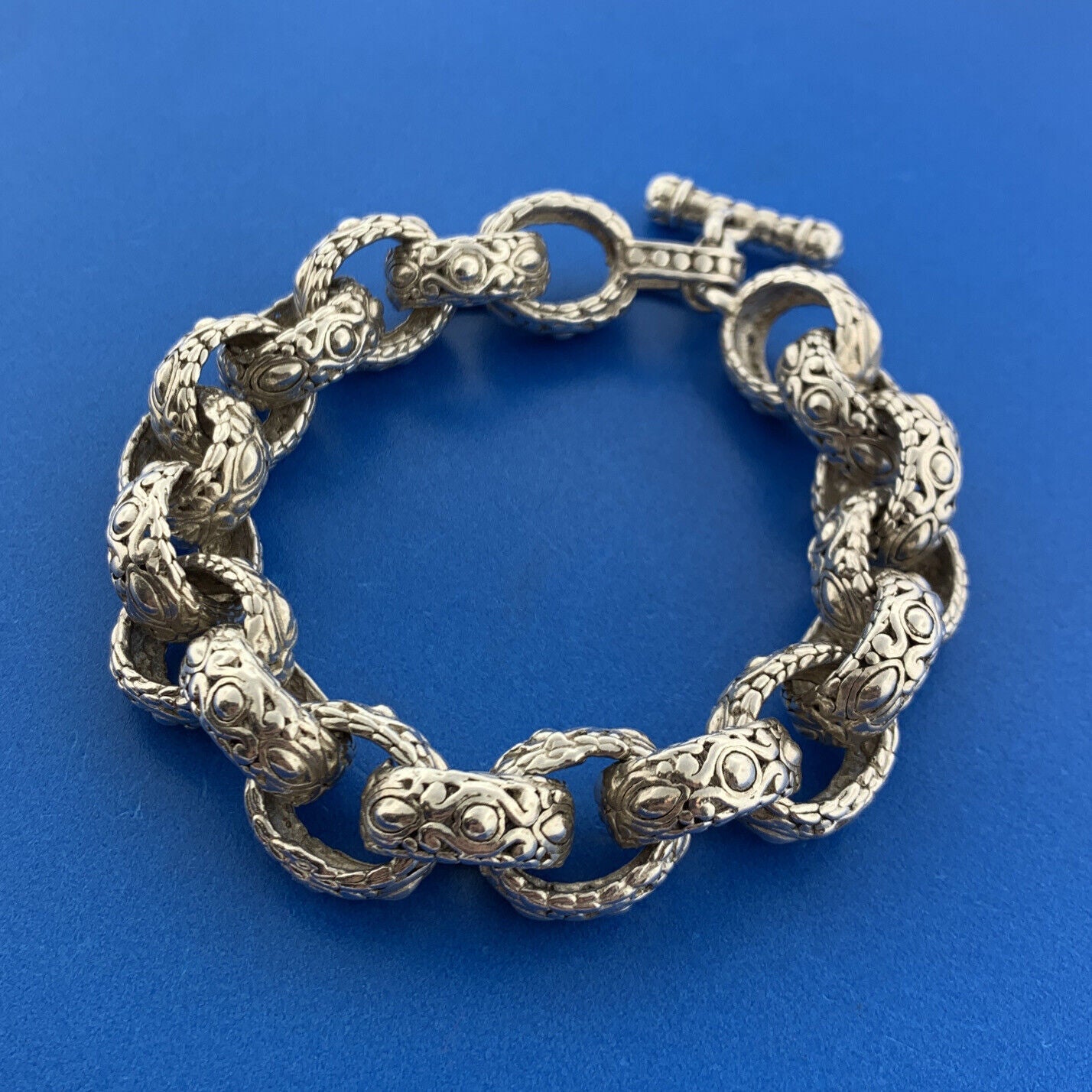 Stunning Sterling Silver 925 Textured Thick Oval Jingle 9" Toggle Bracelet