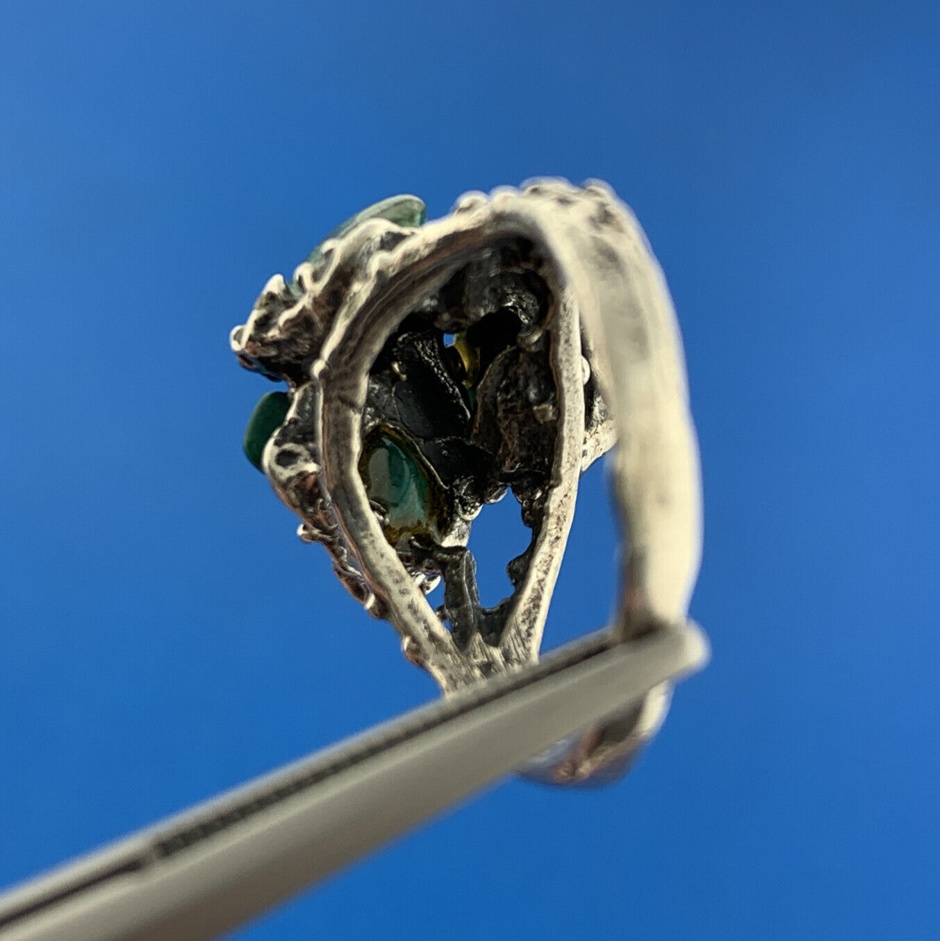 Vintage Artisan Sterling Silver Malachite Hand Wrought Textured Free Form Ring