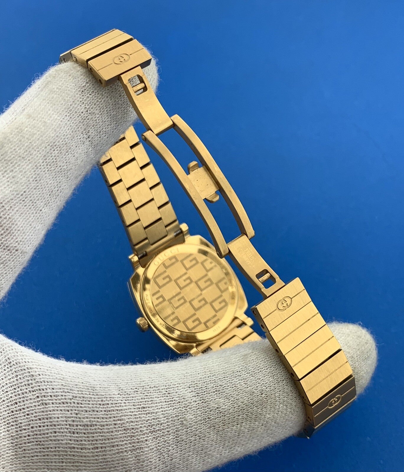 Gucci Gold Tone Dial Yellow Gold PVD Stainless Steel Ladies Watch YA157502 w/Box