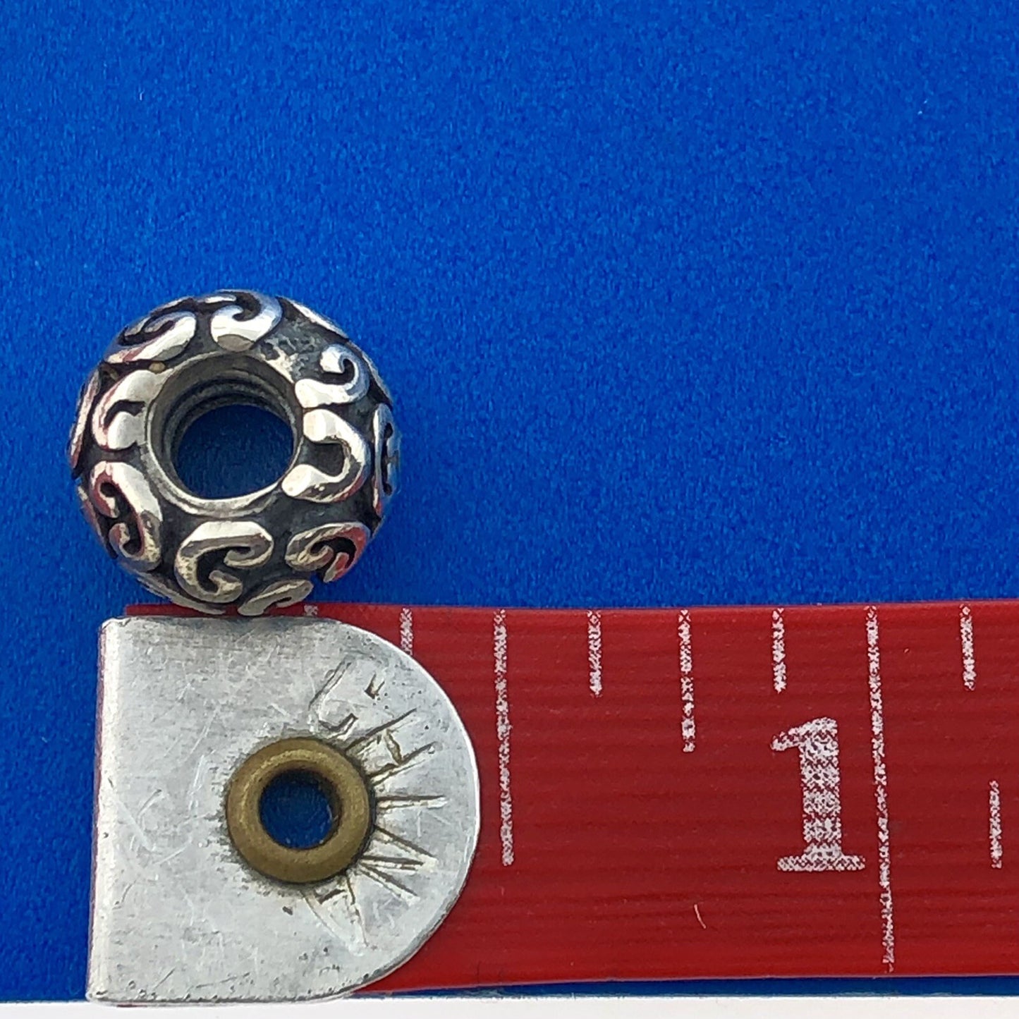 Authentic PANDORA Moments 925 Sterling Silver Feeling Groovy Swirl Charm 790400