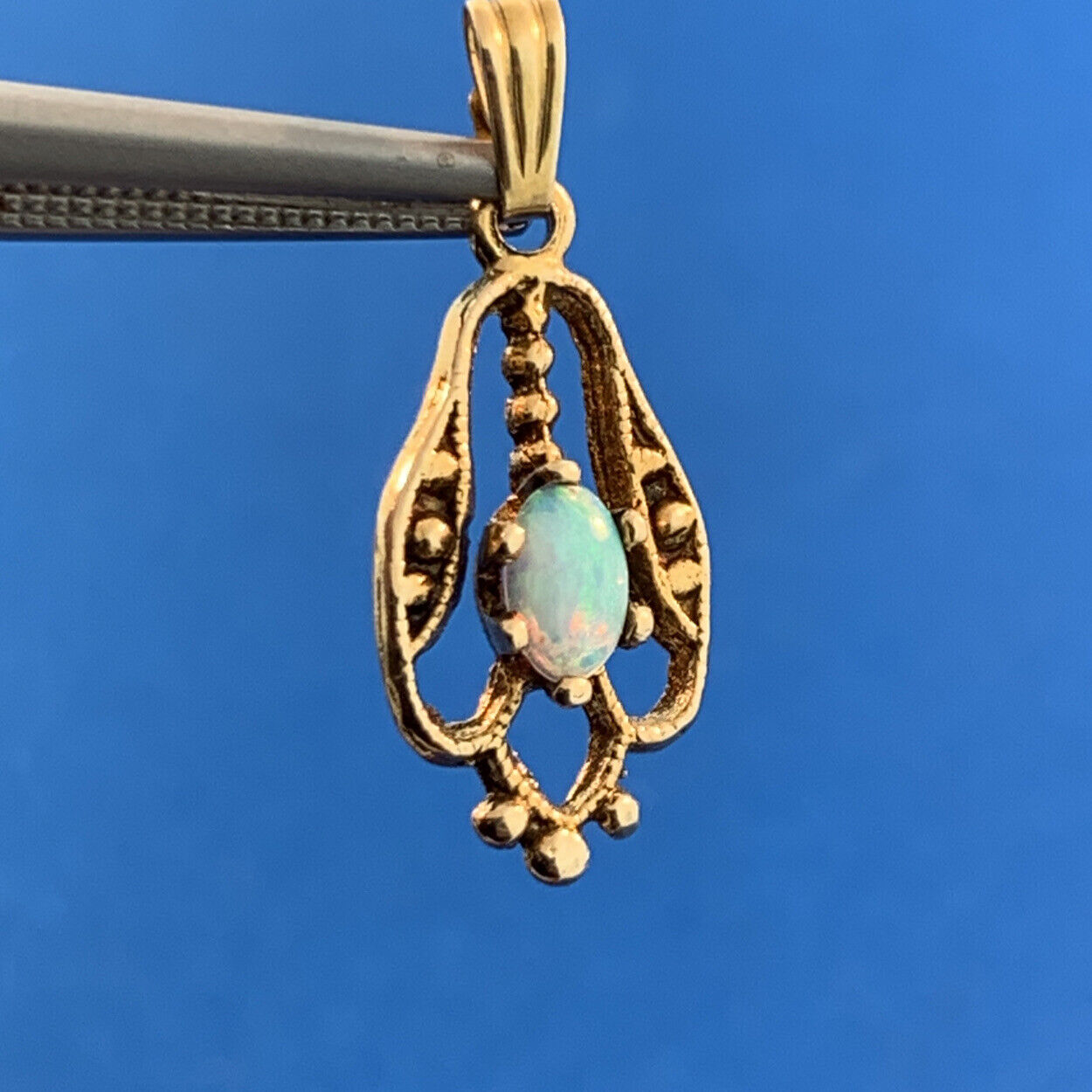 Vintage 14K Yellow Gold Oval Opal Cabochon October Anniversary Charm Pendant