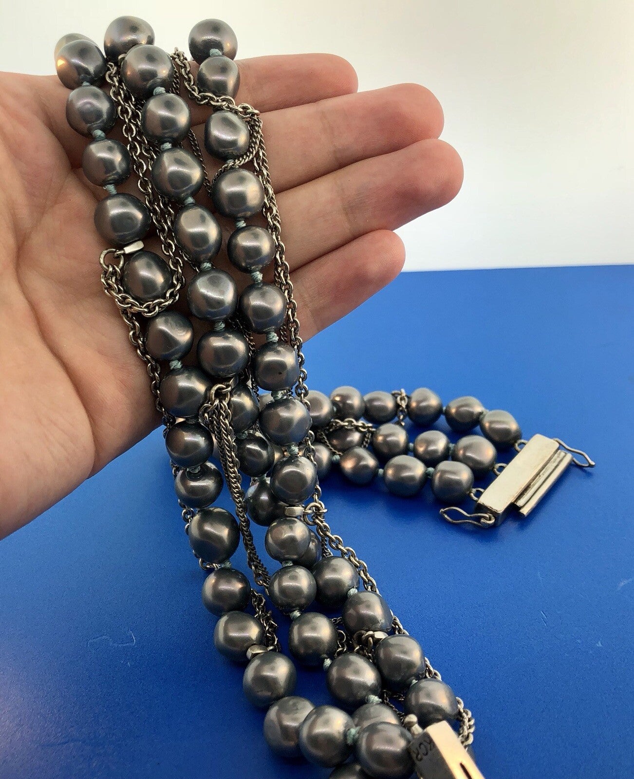 Kenneth Cole Reaction KCR Silver Tone Grey Pearl Metal Statement Choker Necklace