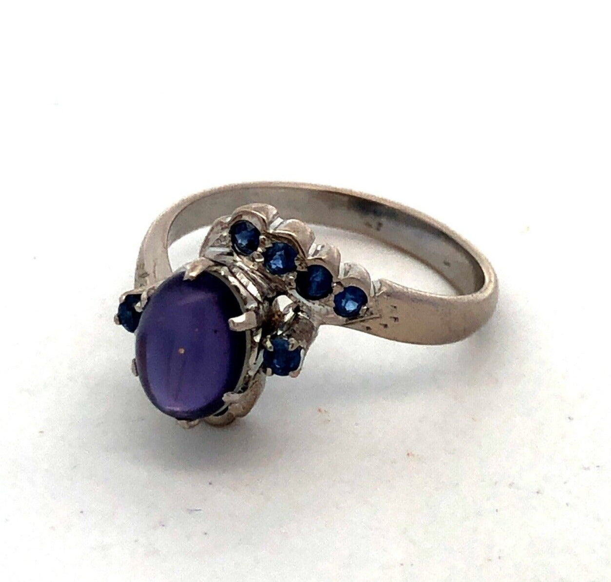 Estate 18K White Gold Oval Amethyst Cabochon Sapphire Accents Solitaire Ring
