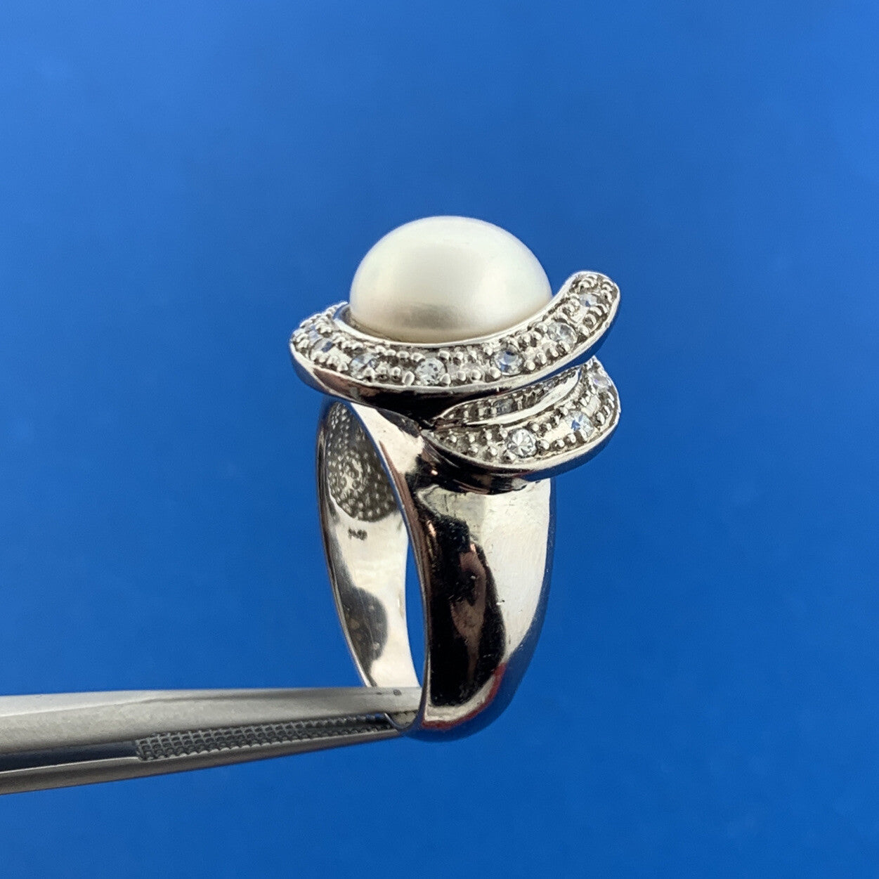 925 Sterling Silver Pearl Solitaire Diamond Accented Statement Ring