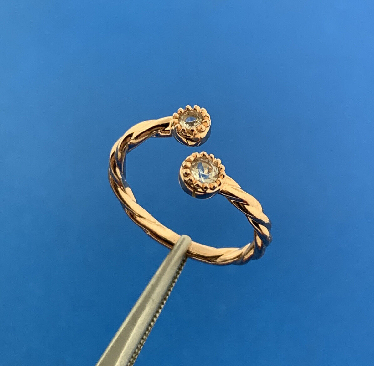 Retro Designer 14K Yellow Gold Blue Topaz Ribbed Twist Modernist Bypass Ring