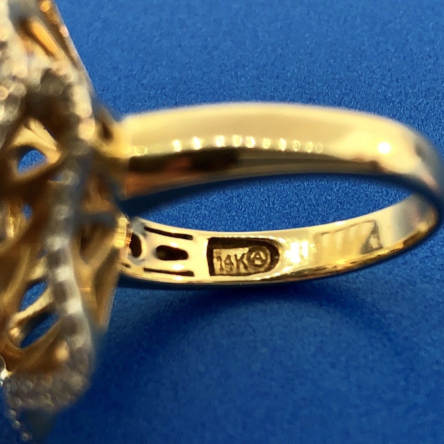 Estate 14K Yellow Gold Diamond Modernist Flower Swirl Statement Cocktail Ring