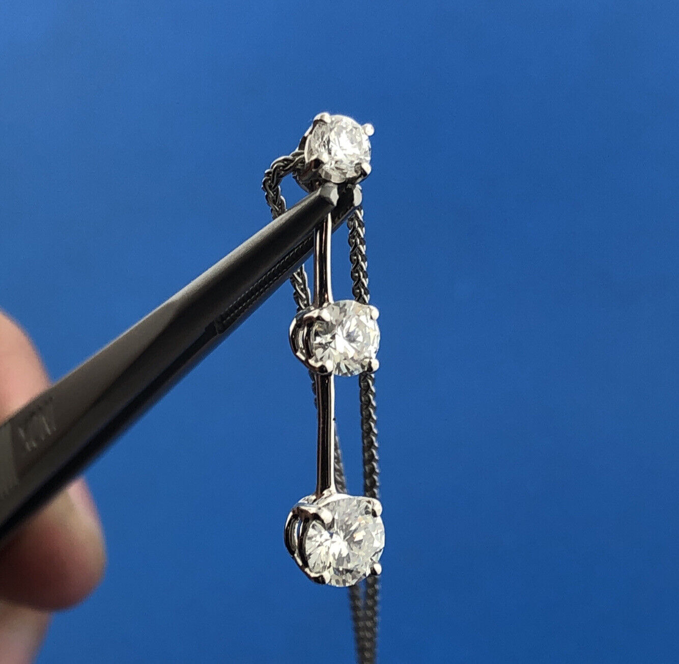 Designer Roberto Coin 18k White Gold Round Cut 3 Diamond Vertical 18" Necklace