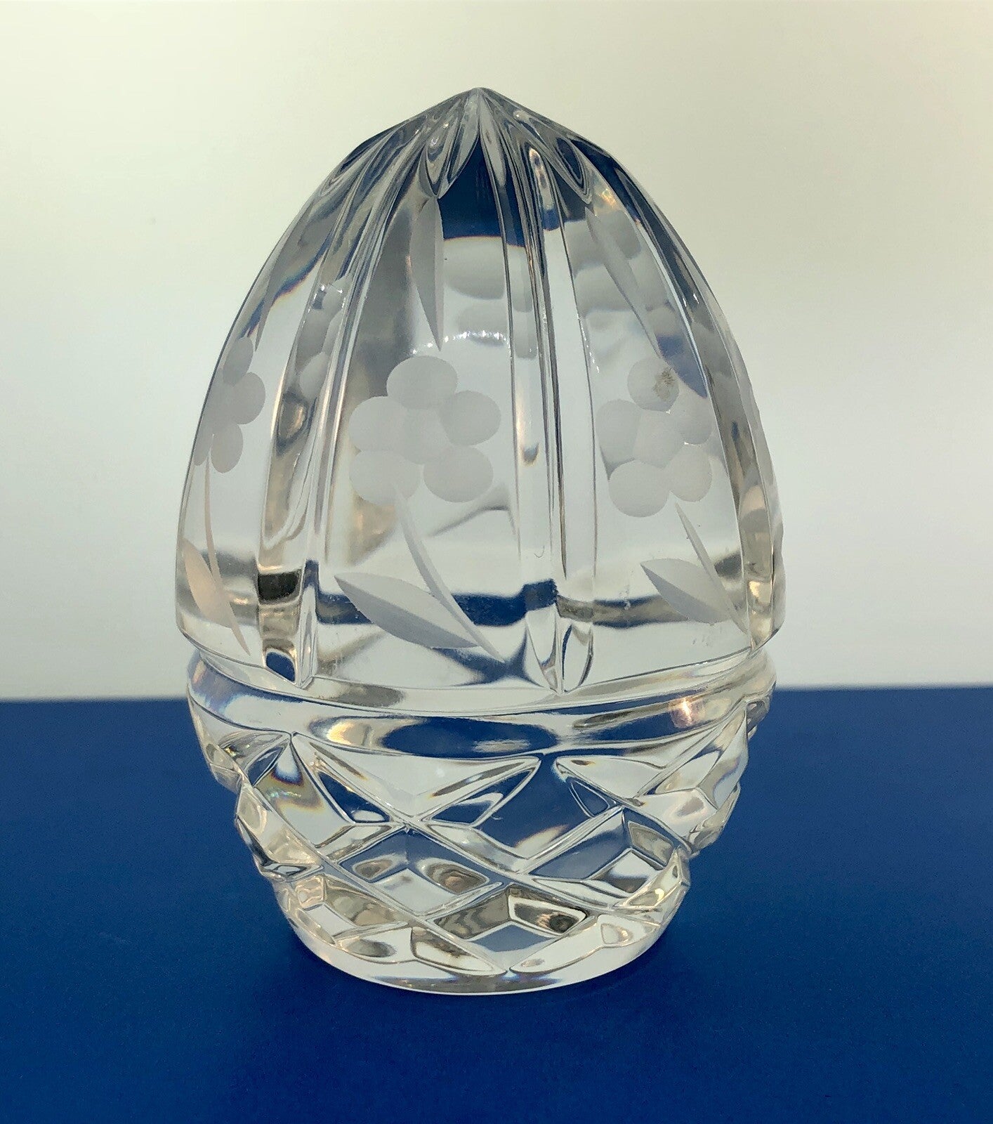 Vintage Handcrafted Poland 24% PbO Crystal Annual Egg Figurine Paperweight