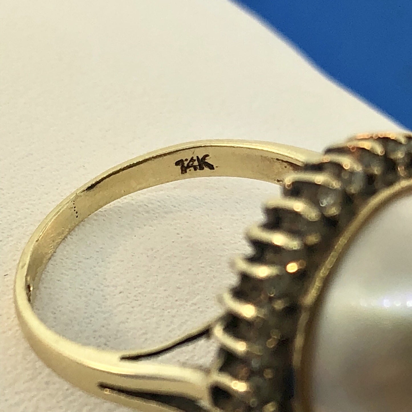 Vintage 14K Yellow Gold Mabe Pearl Diamond Halo Cocktail Dinner Ring