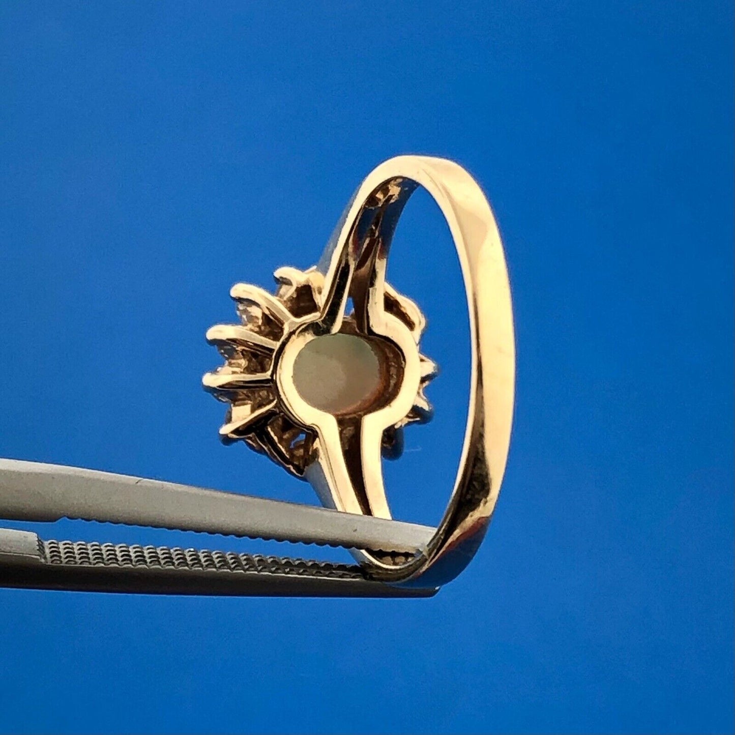 Gorgeous 14k Yellow Gold White Opal Diamond Accent Small Women's Ring Size 5.75