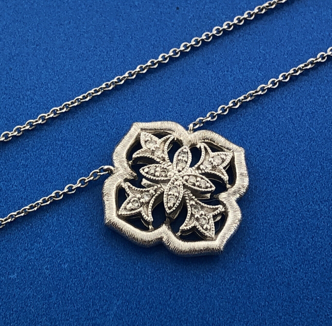 Gabriel & Co 925 Sterling Silver Diamond 3 Dimensional Snowflake Flower Necklace
