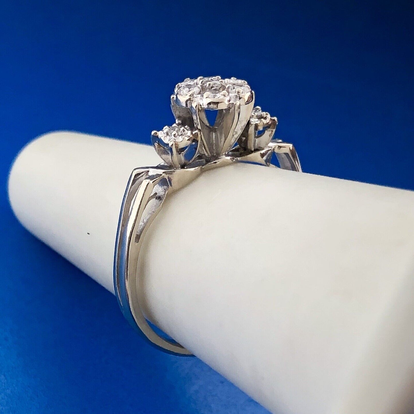 Charming 14K White Gold Diamond Floral Cluster Sweetheart Promise Bridal Ring