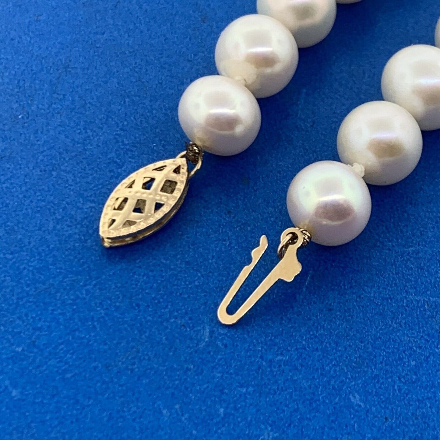 Vintage 14K Yellow Gold 7.25 mm Hand Knotted Pearl Necklace