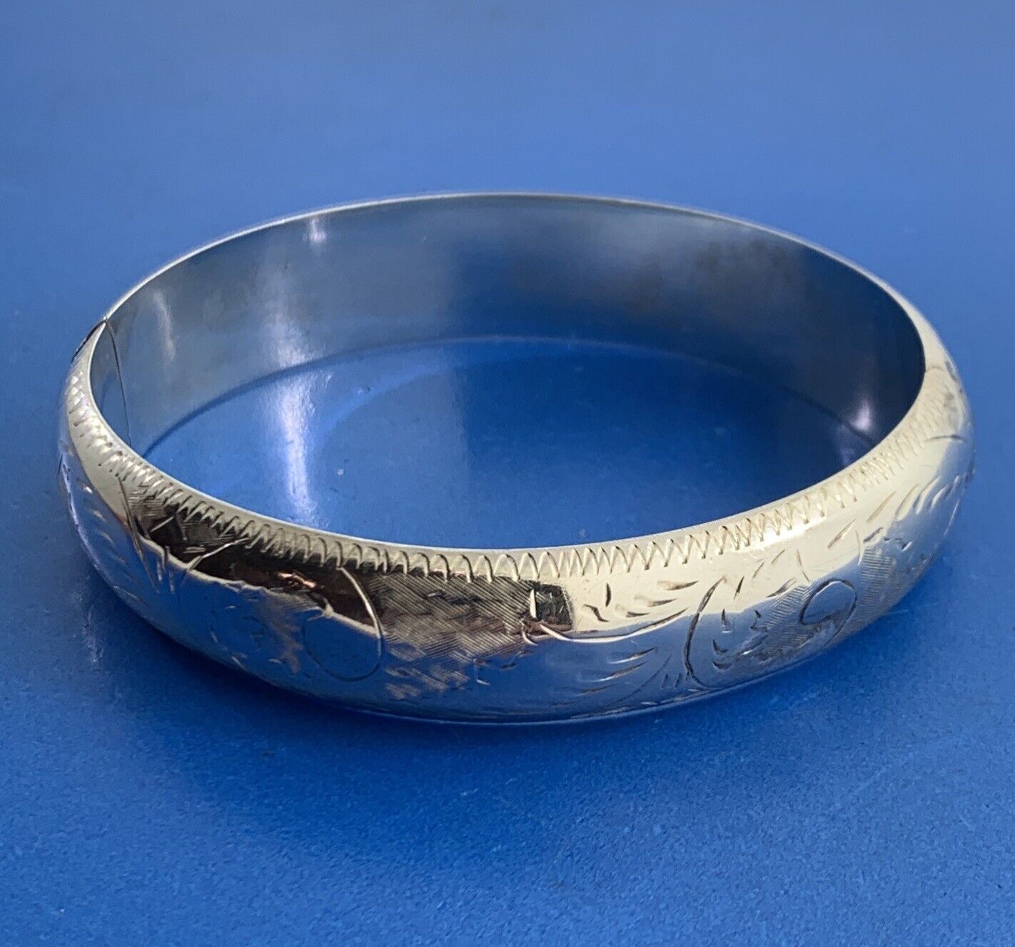 Vintage 925 Sterling Silver Vine Floral Etched Scroll Hinged Cuff Bracelet