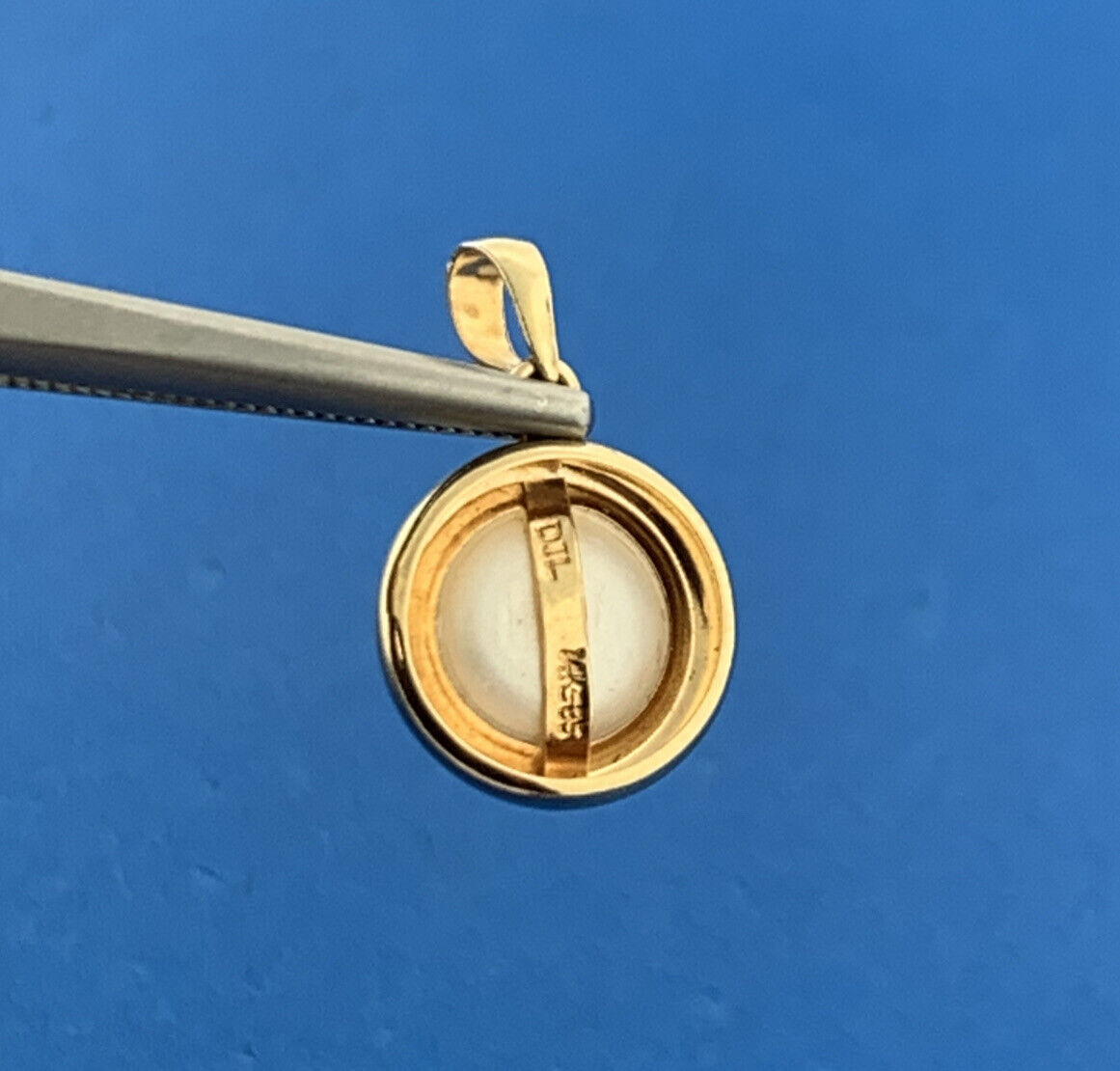 Designer DIL 14K Yellow Gold Pearl Solitaire June Anniversary Circle Pendant