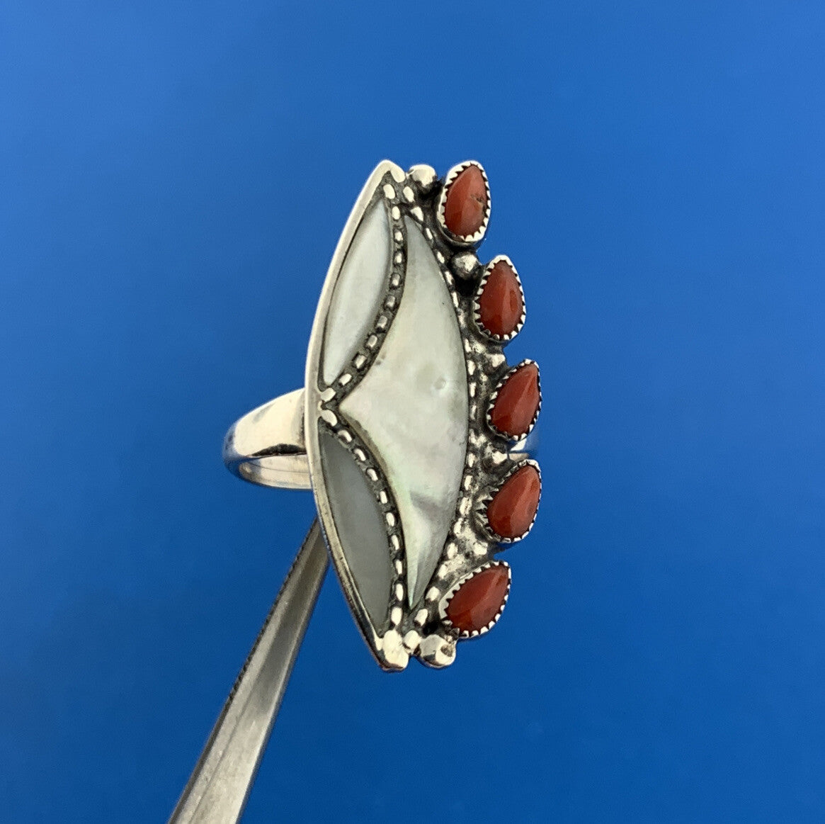 Stunning Sterling Silver 925 Mother of Pearl Coral Accent Finger Ring Size 7.25