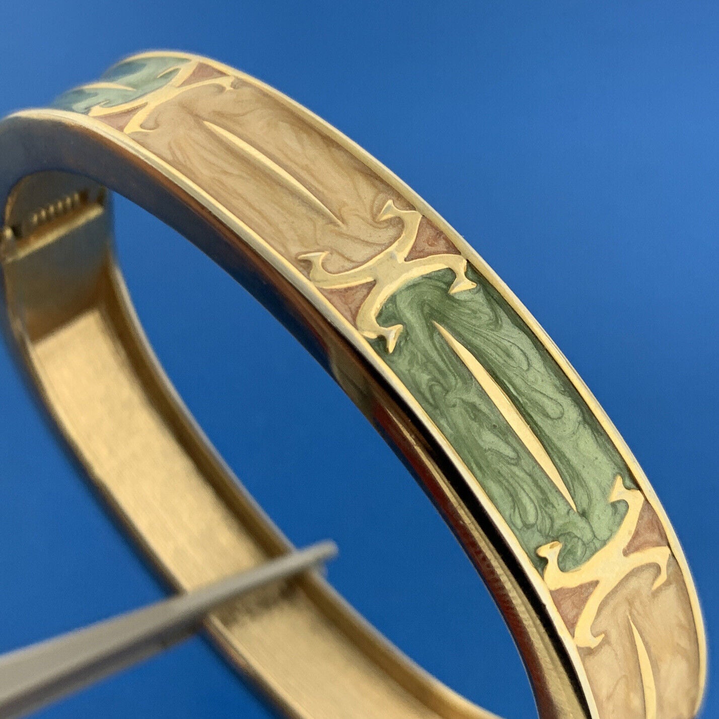 Retro 1980's Gold Tone Pale Peach Green Enamel Hinged Cuff 2 Bracelet Set