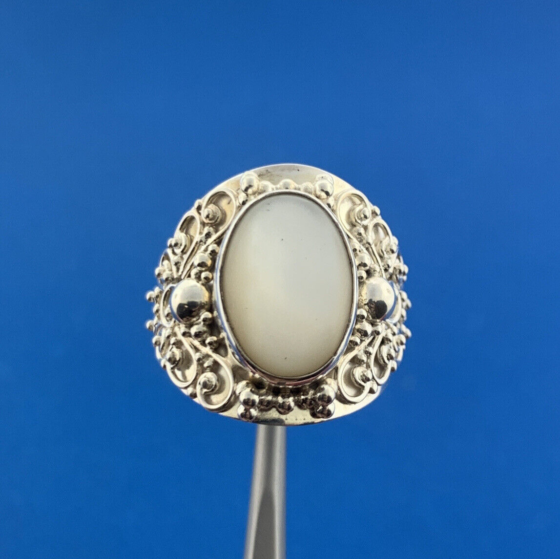 Designer BA Suarti 925 Sterling Silver Mother Of Pearl Oval Cabochon Scroll Ring